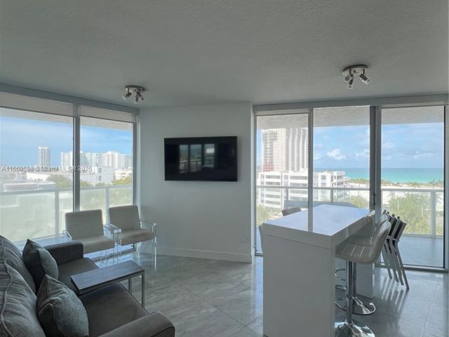 1-bedroom condo for sale in Miami Beach - 6700 Indian Creek Dr 701 - MondialRealty