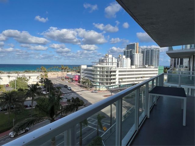 1-bedroom condo for sale in Miami Beach - 6700 Indian Creek Dr 701 - MondialRealty
