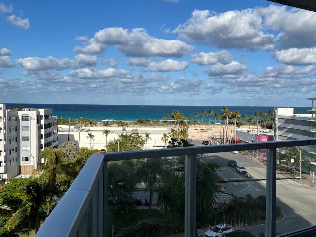 1-bedroom condo for sale in Miami Beach - 6700 Indian Creek Dr 701 - MondialRealty