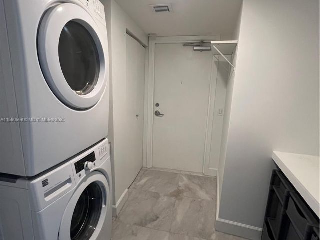 1-bedroom condo for sale in Miami Beach - 6700 Indian Creek Dr 701 - MondialRealty