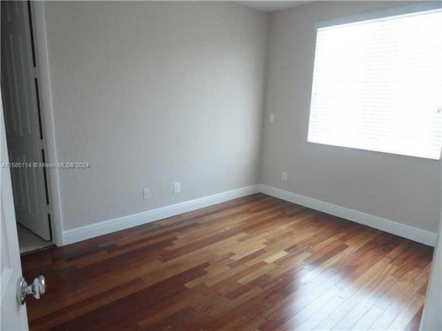 Home for rent at 506 SW 4th Ave 506 - photo 5355754