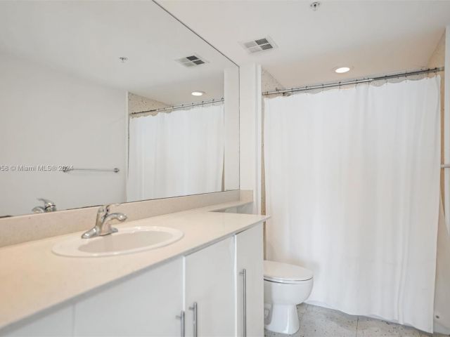 Apartment for sale  Unit #1923 - photo 7518065