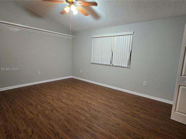 Home for rent at 117 NW 108th Ave 117 - photo 5355895