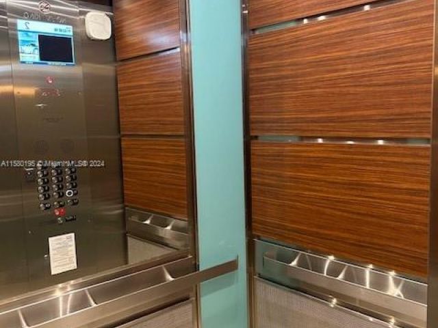 1-bedroom condo for sale in Hollywood - 3801 S Ocean Dr 2D - MondialRealty