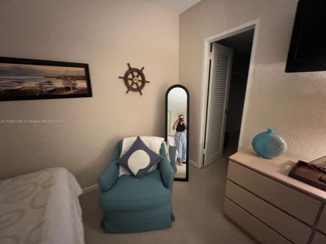 1-bedroom condo for sale in Hollywood - 3801 S Ocean Dr 2D - MondialRealty