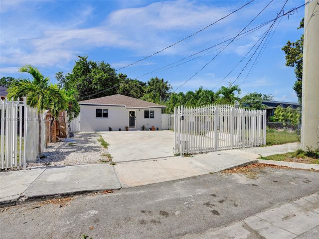 Home for sale at 1125 NW 58th St - photo 5399335