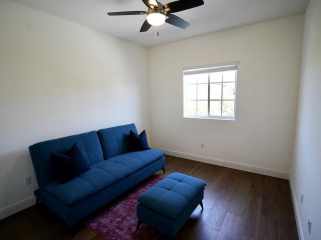 Home for rent at 363 SE 1st Drive - photo 5356599