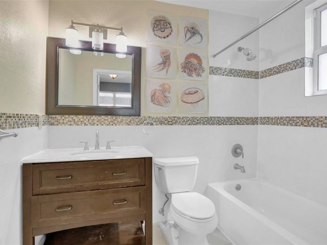 Home for sale at 1537 SW 10th St - photo 5359379