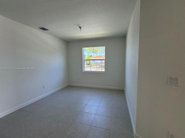 Home for rent at 16102 SW 148th Ave - photo 5357849