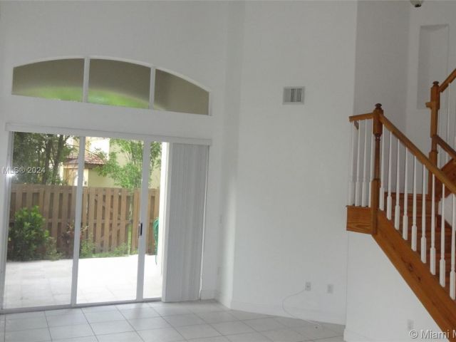 Home for rent at 11543 NW 80th St 11543 - photo 5357569