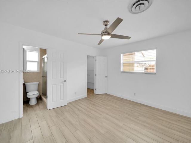 Home for rent at 1919 N 40th Ave 1919 - photo 5358371