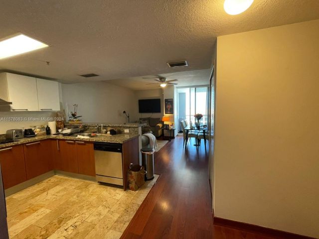 Apartment for rent  Unit #2106 - photo 5367225