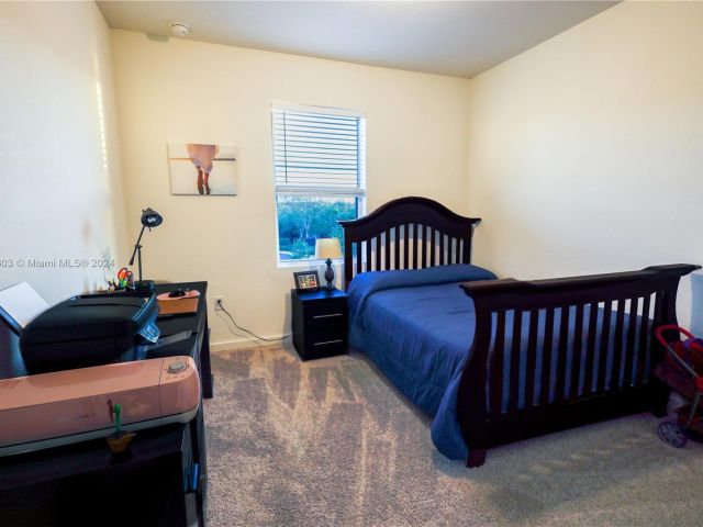 Home for rent at 923 SE 19th St - photo 5358609