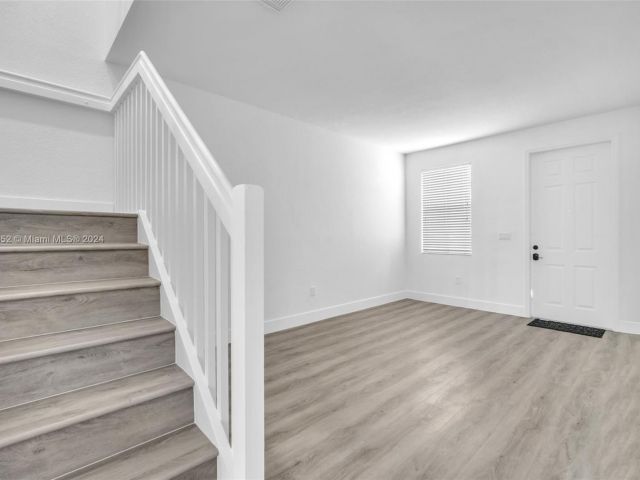 Home for sale at 10749 NW 78th Ter 10749 - photo 5361378