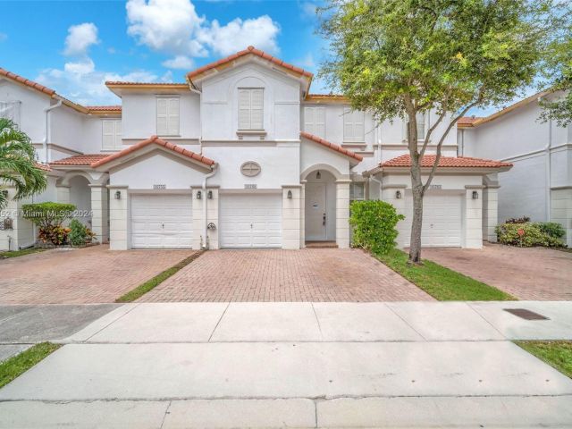 Home for sale at 10749 NW 78th Ter 10749 - photo 5361380