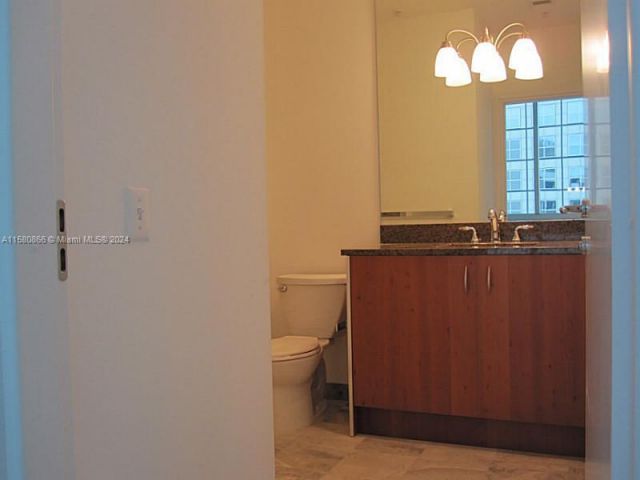 Apartment for rent  Unit #PH-4009 - photo 5365445