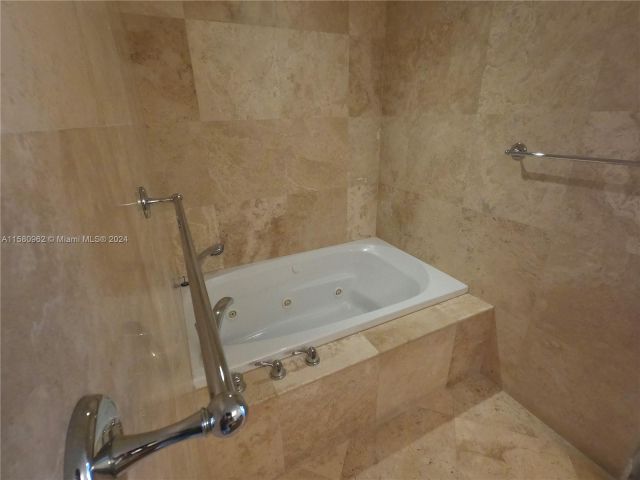 Apartment for rent  Unit #606 - photo 5367575