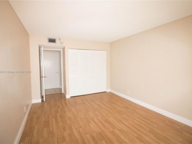 Apartment for sale  Unit #1410 - photo 5365419