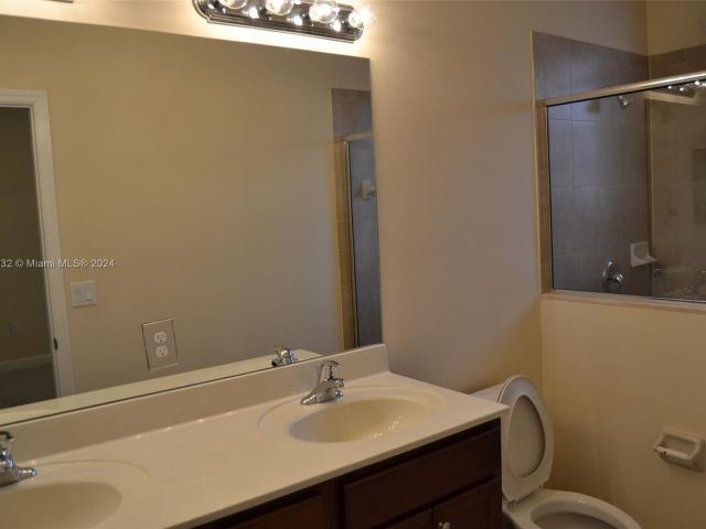 Home for rent at 9321 SW 171st Ave 9321 - photo 5360954