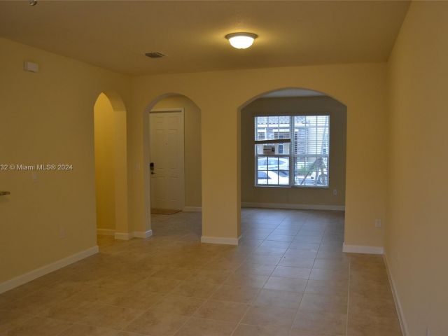 Home for rent at 9321 SW 171st Ave 9321 - photo 5360959