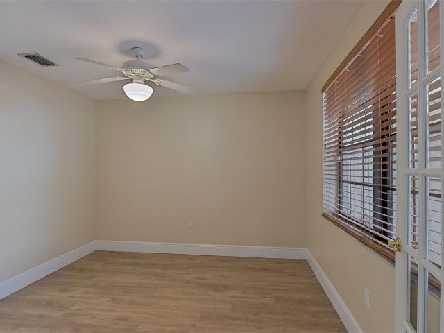 Home for rent at 223 CITY VIEW DR - photo 5363568