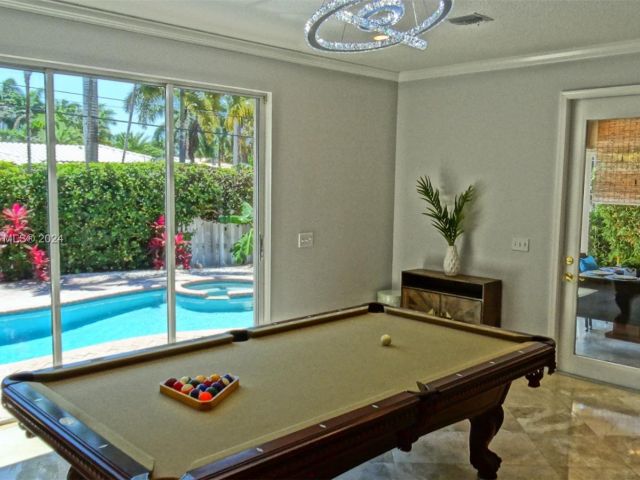 Home for sale at 854 Hollywood Blvd - photo 5365463