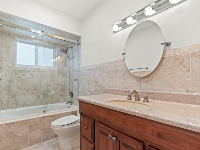 Home for sale at 1601 N 29th Ct - photo 5365561