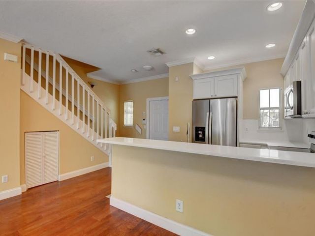 Home for sale at 835 NE 19th Ave 2 - photo 5363707