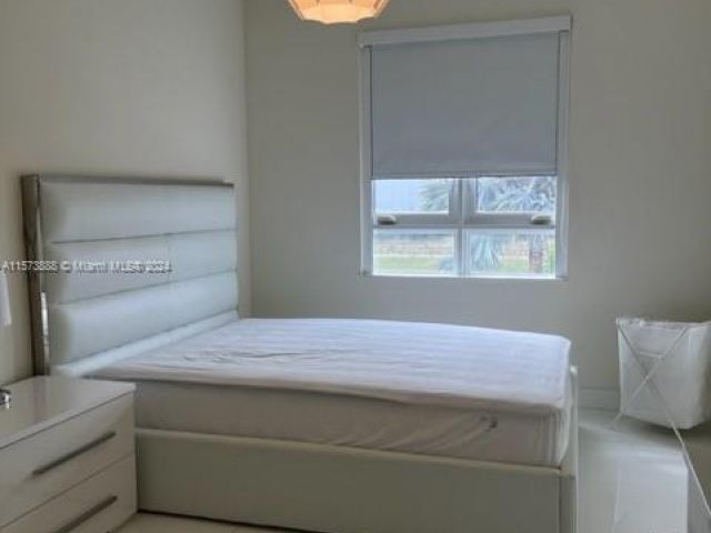 Home for rent at 10220 NW 63rd Ter 221 - photo 5368162