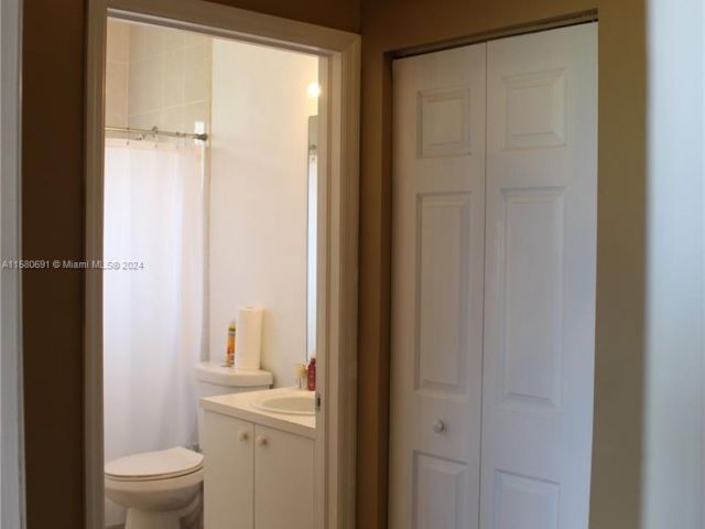 Home for sale at 1244 NE 41st Ave 1244 - photo 5370182