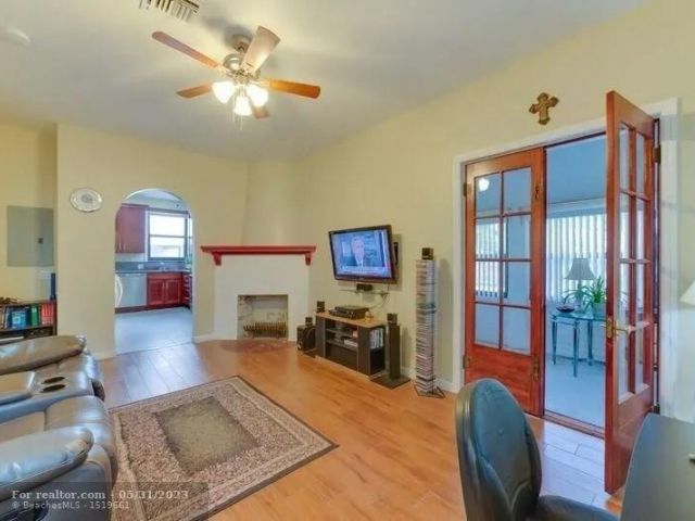 Home for rent at 418 SW 18th Court - photo 5403315