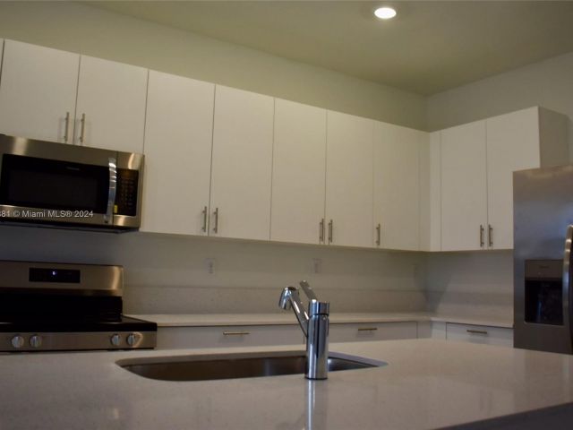 Home for rent at 14894 SW 163rd st 4 beds - photo 5372450