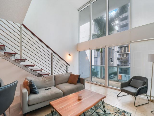 1-bedroom condo for sale in Miami - 41 SE 5th St 304 - MondialRealty