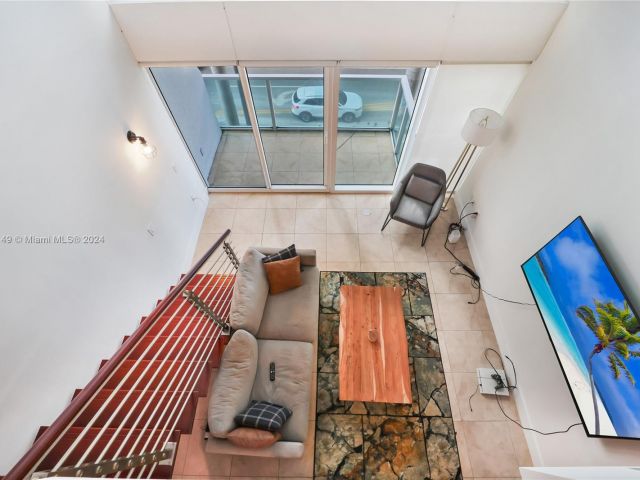 1-bedroom condo for sale in Miami - 41 SE 5th St 304 - MondialRealty