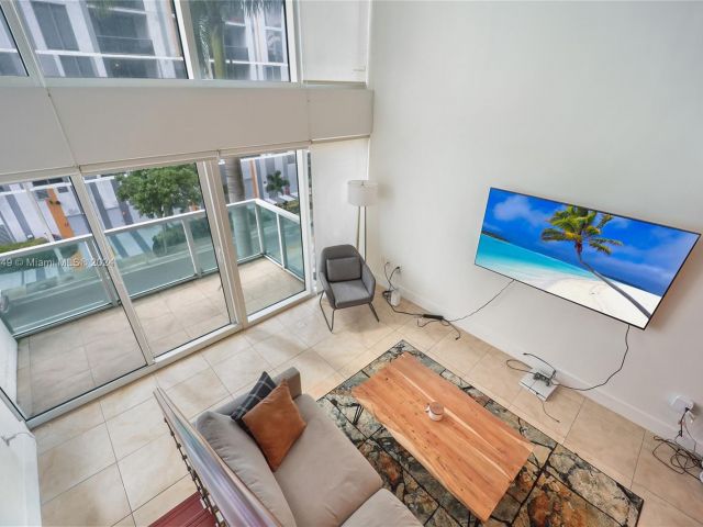 1-bedroom condo for sale in Miami - 41 SE 5th St 304 - MondialRealty