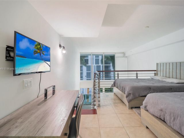 1-bedroom condo for sale in Miami - 41 SE 5th St 304 - MondialRealty