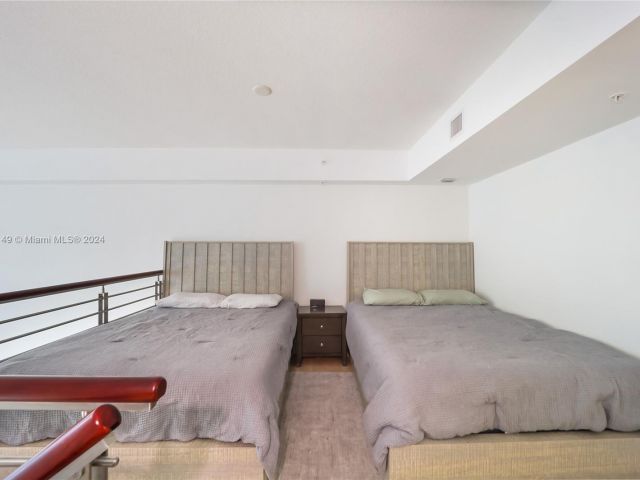 1-bedroom condo for sale in Miami - 41 SE 5th St 304 - MondialRealty