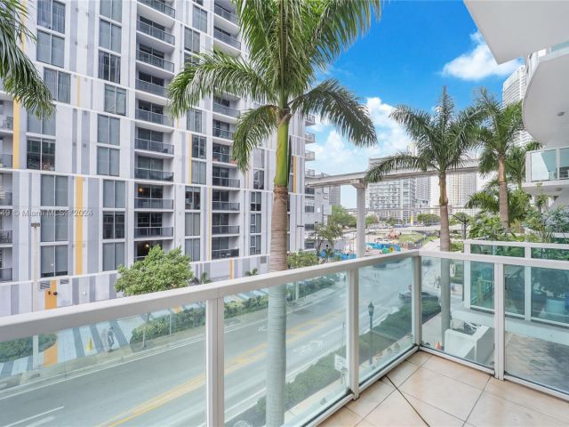 1-bedroom condo for sale in Miami - 41 SE 5th St 304 - MondialRealty