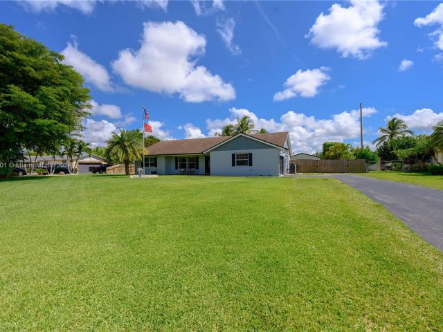 Home for sale at 1482 NW 20th St - photo 5373848