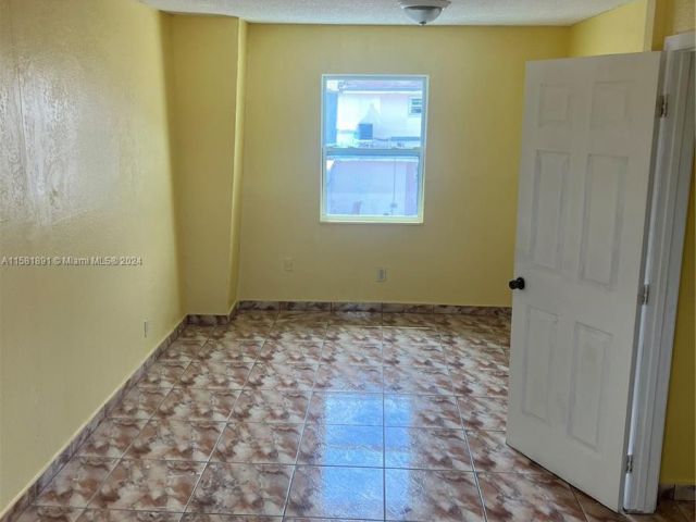 Home for rent at 19320 NW 45th Ave - photo 5380764