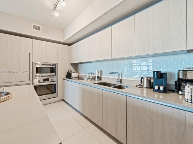 Apartment for rent  Unit #3710 - photo 5514959