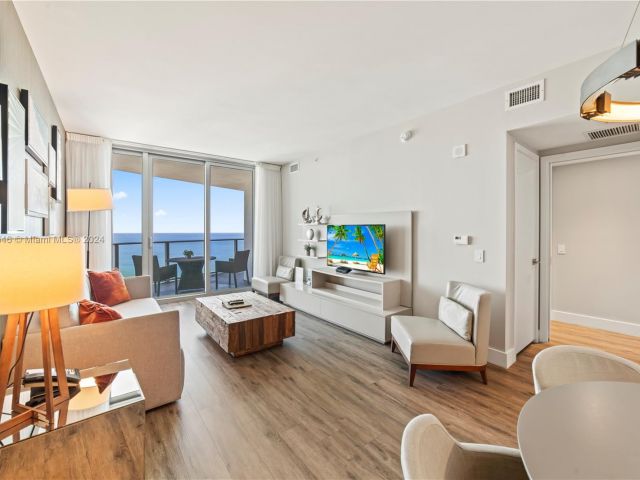 Apartment for rent  Unit #3710 - photo 5514963