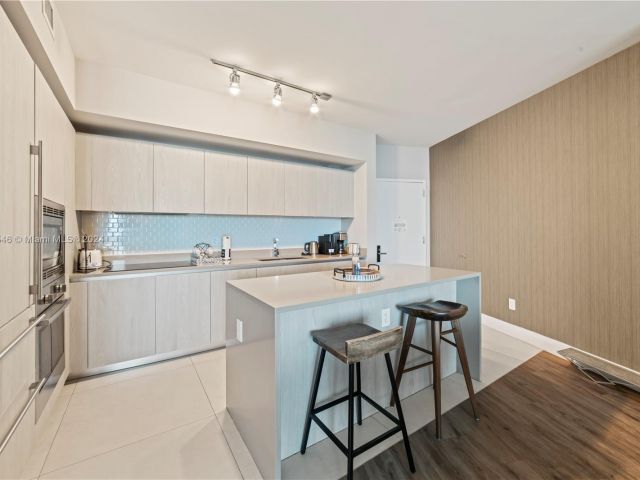 Apartment for rent  Unit #3710 - photo 5514965