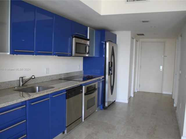 Apartment for rent  Unit #3606 - photo 5377137