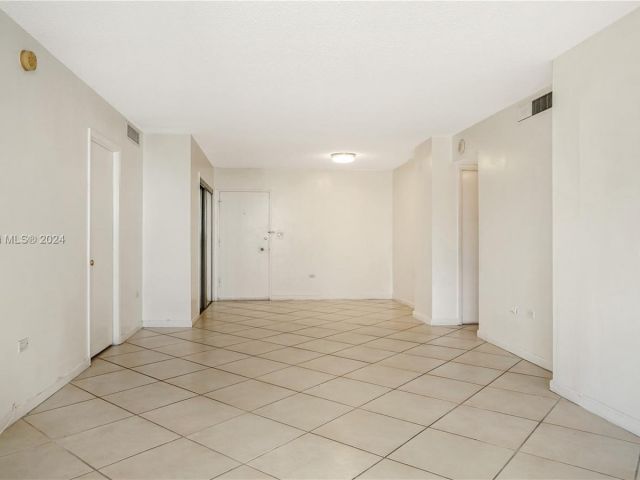 Apartment for rent  Unit #14T - photo 5376563