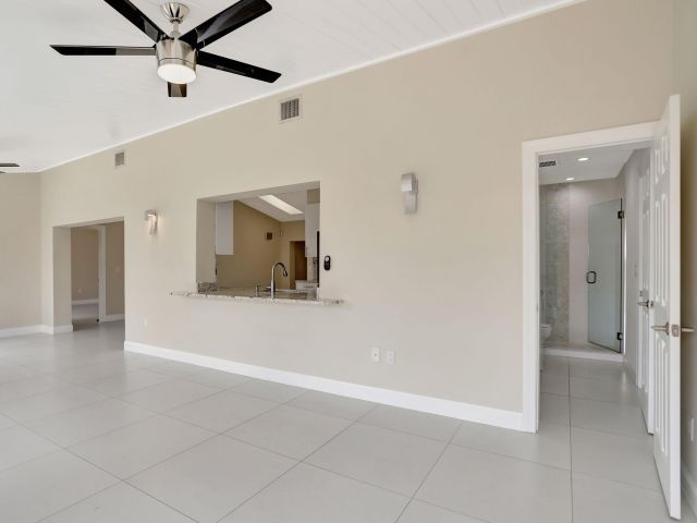 Home for rent at 1412 NE 53rd Ct - photo 5402831