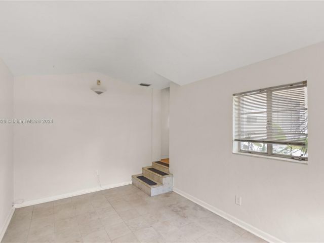 Home for rent at 1431 Algeria Ave - photo 5375661