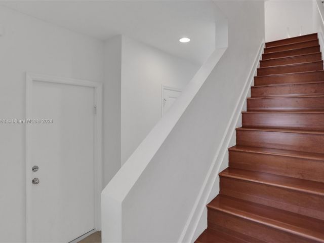 Home for rent at 459 NE 194th Ter 459 - photo 5375136