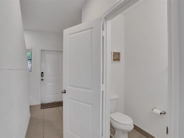 Home for rent at 459 NE 194th Ter 459 - photo 5375146