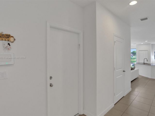 Home for rent at 459 NE 194th Ter 459 - photo 5375148